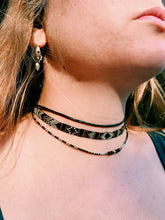 Cargar imagen en el visor de la galería, Stony Liny Choker BE-XXS-3649 (Negro, Dorado, Plateado)