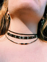 Cargar imagen en el visor de la galería, Stony Liny Choker BE-XXS-3649 (Negro, Dorado, Plateado)